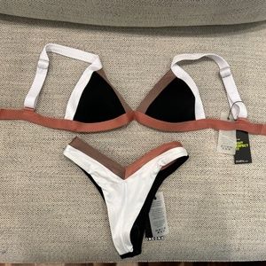 ONEONE swimwear. NWT-VENTURA coloring!